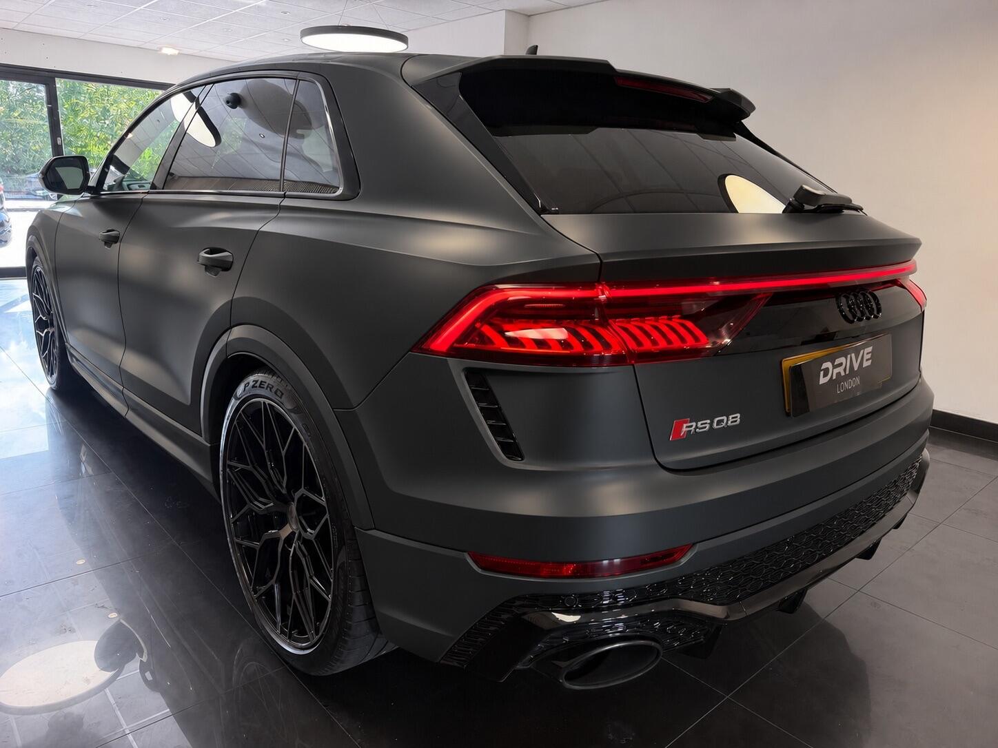 Audi RSQ8